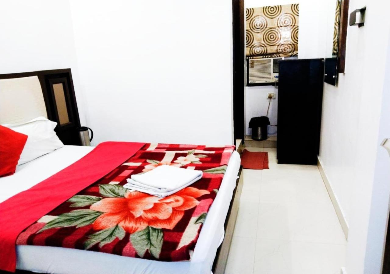 Hotel Revels By A1Rooms Neu-Delhi Exterior foto