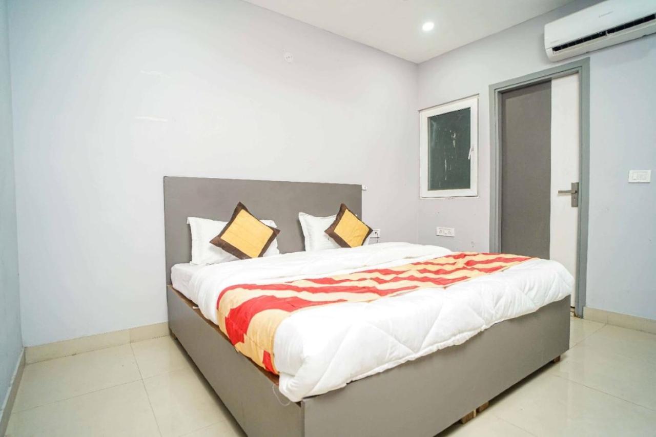 Hotel Revels By A1Rooms Neu-Delhi Exterior foto