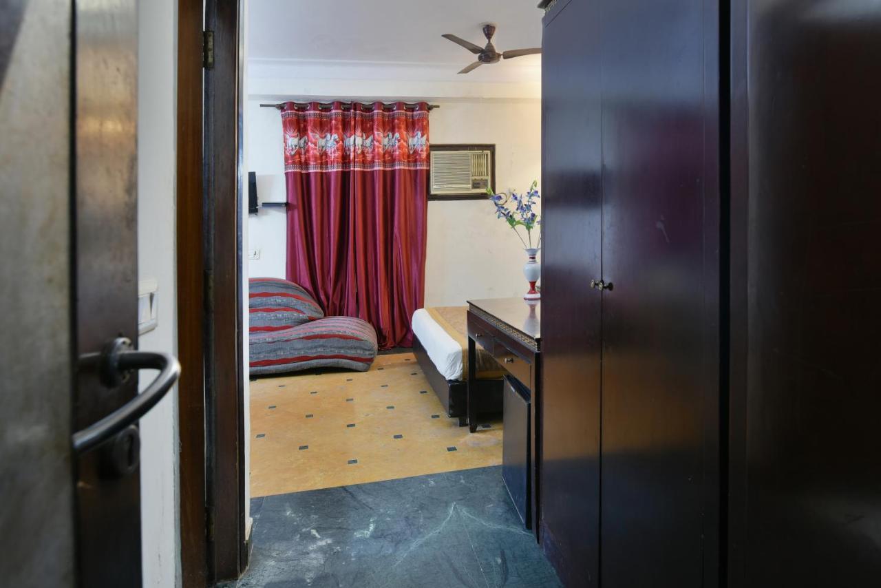 Hotel Revels By A1Rooms Neu-Delhi Exterior foto