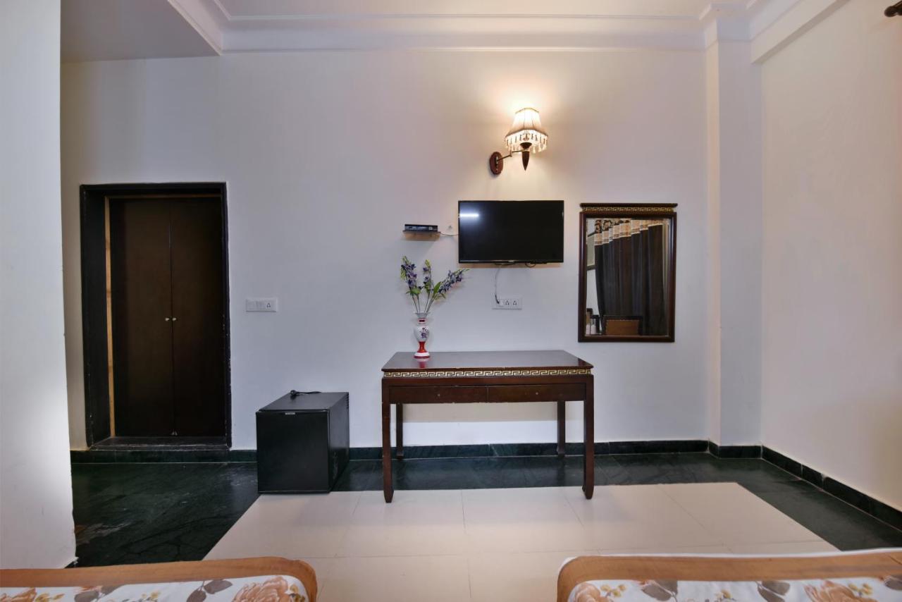Hotel Revels By A1Rooms Neu-Delhi Exterior foto