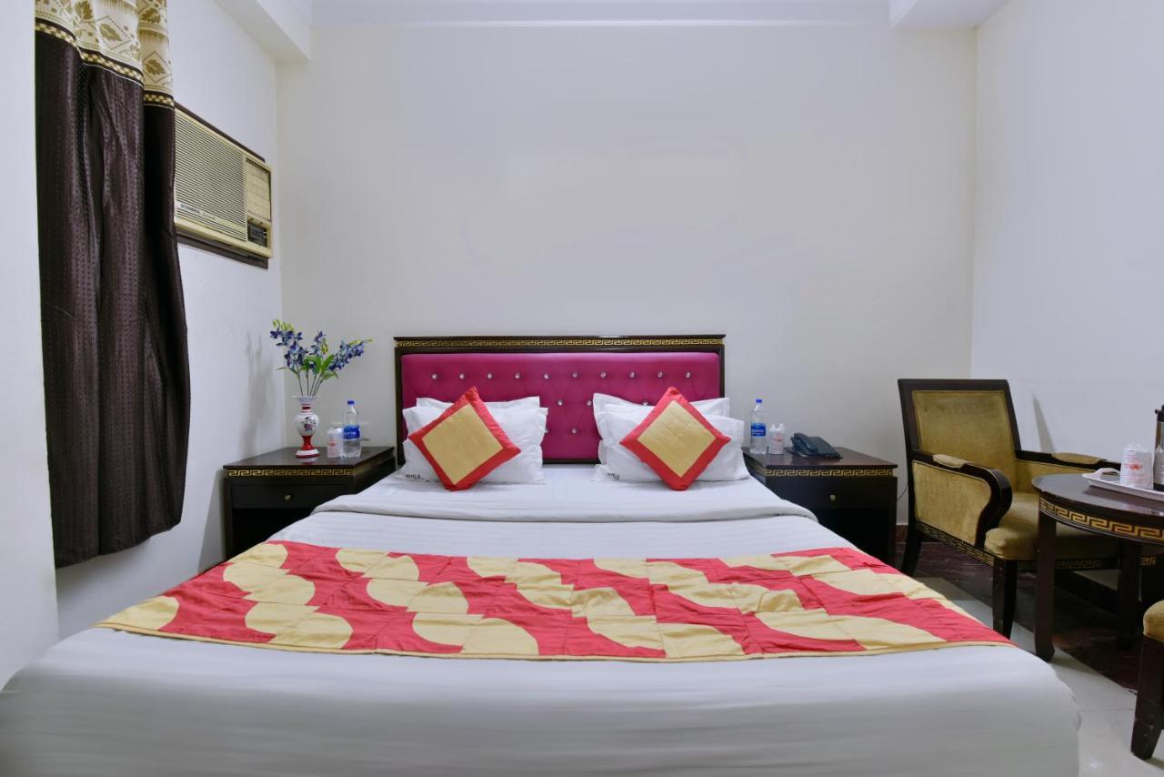 Hotel Revels By A1Rooms Neu-Delhi Exterior foto