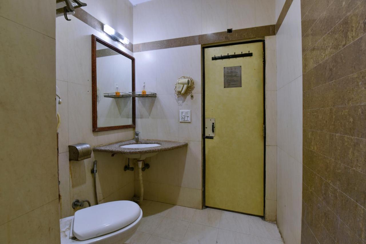Hotel Revels By A1Rooms Neu-Delhi Exterior foto